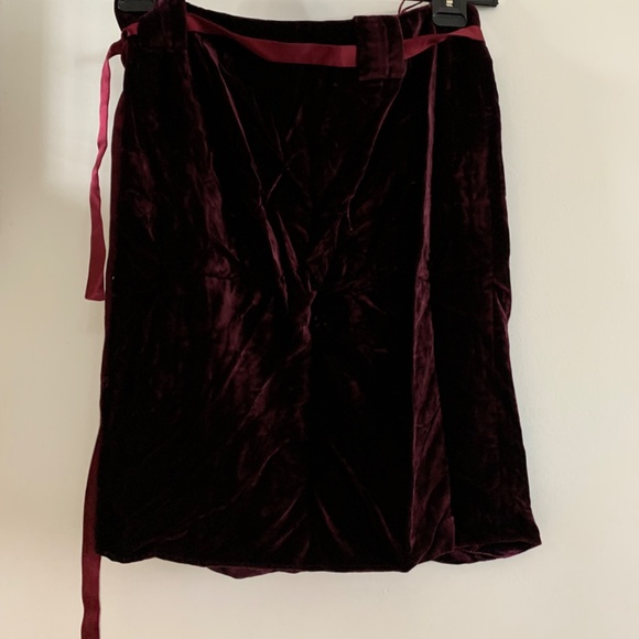 Escada Red Velvet Skirt - Picture 2 of 3